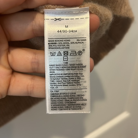 Banana Republic - puff sleeve sweater top - Picture 4 of 4